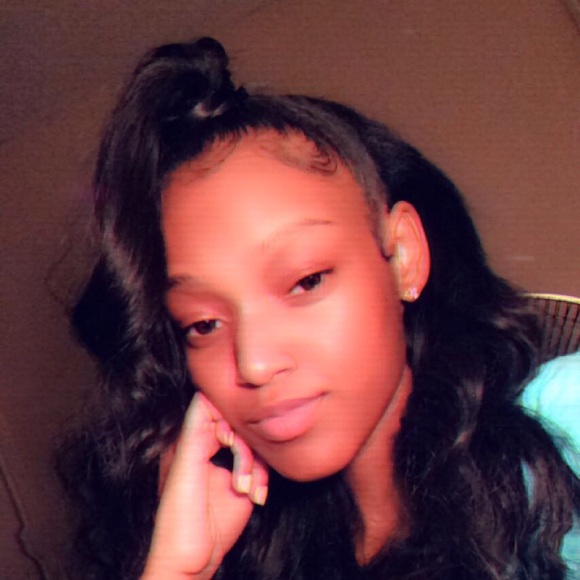 Meet your Posher, Deja - Picture 1 of 1